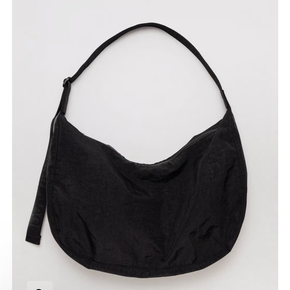 BAGGU Large Nylon Crescent Bag in Black 🖤
